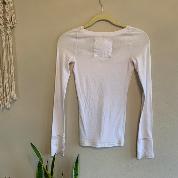 Abercrombie & Fitch Basic White Long Sleeve - Picture 3 of 3